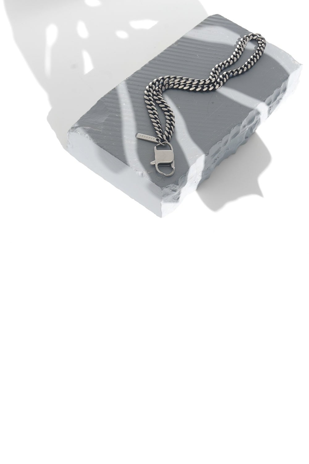 CURBY - GUNMETAL Wrist Phone Chain | SPECSET