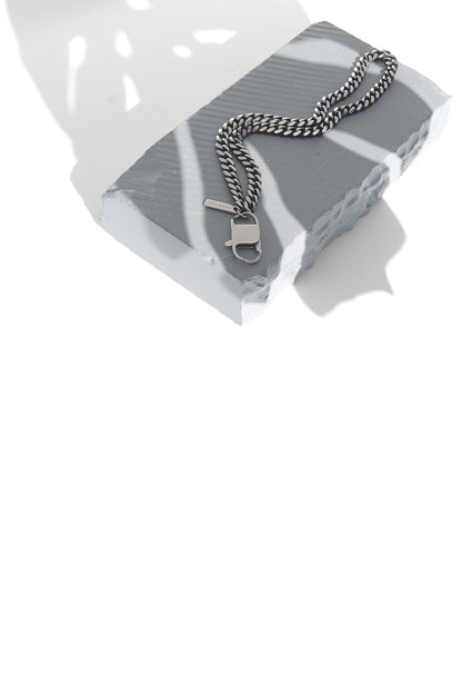 CURBY - GUNMETAL Wrist Phone Chain | SPECSET